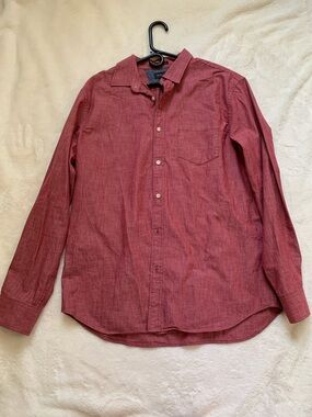 Banana Republic Men's Casual Long-Sleeve Red Button-Up Shirt